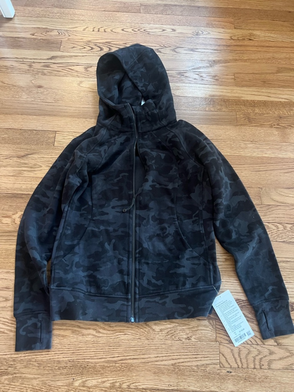 Montauk Lululemon Camo Scuba Hoodie - Picture 4 of 4